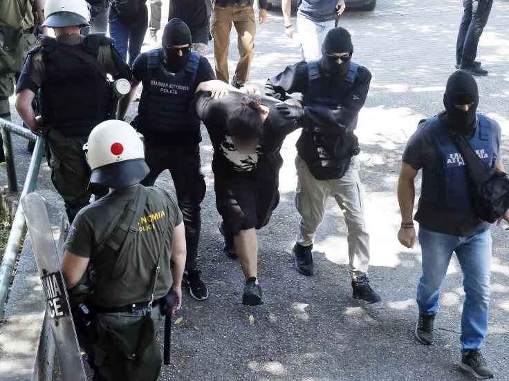 Φονική εμπρηστική επίθεση στο σπίτι της Νέστορα: Στον ανακριτή οι τρεις κατηγορούμενοι