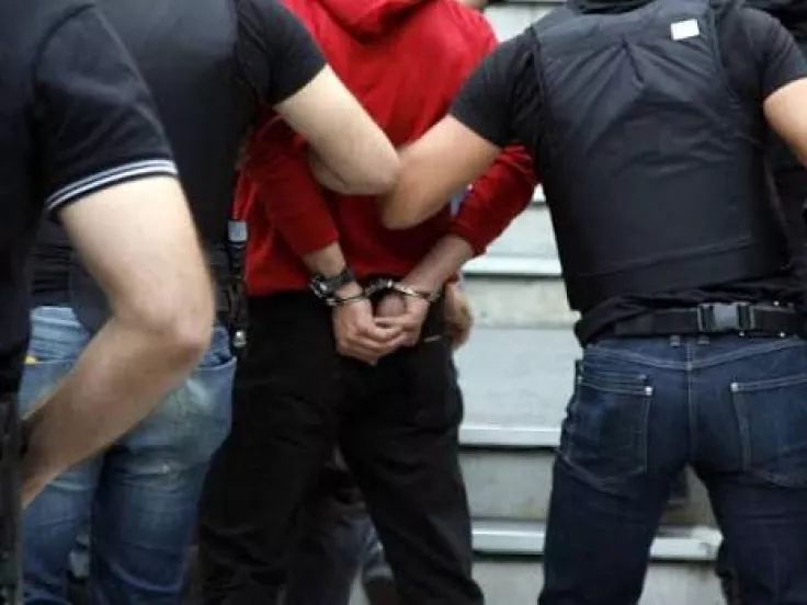 Αττική: Σύλληψη 71χρονου για αρχαιοκαπηλία – Αμφορείς, αρχαία νομίσματα και περικεφαλαία