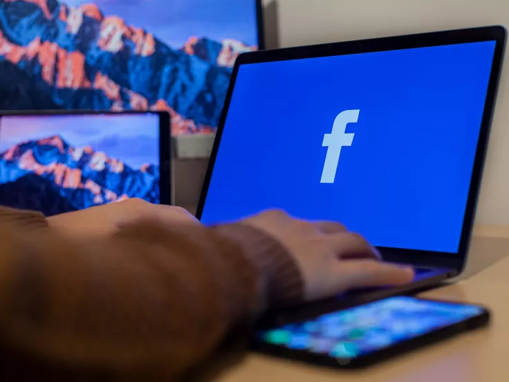 «Έπεσε» το Facebook: Προβλήματα σύνδεσης για χιλιάδες χρήστες