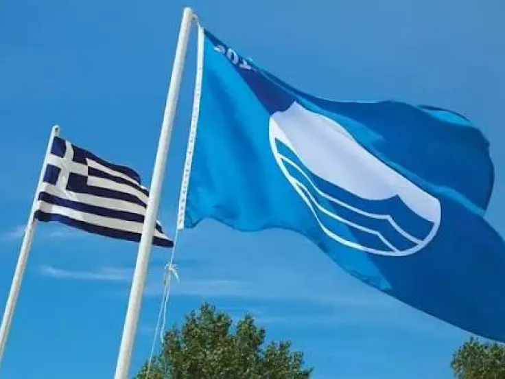 «Γαλάζια Σημαία»: Εκτός λίστας εννέα παραλίες μετά από αιφνιδιαστικούς ελέγχους