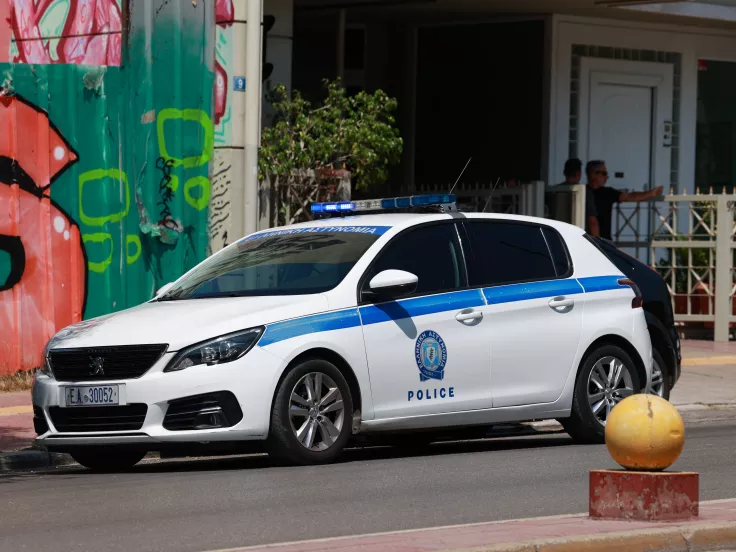 Συναγερμός στην Κυψέλη: Εντοπίστηκε πτώμα μέσα σε βαλίτσα