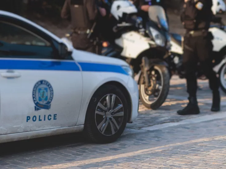 Αίγιο: Νέα ανατροπή στο διπλό θρίλερ – Οι Αρχές εξετάζουν το ενδεχόμενο η μητέρα να σκότωσε τον γιο και να αυτοκτόνησε