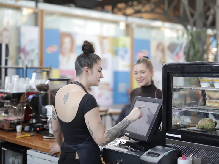 Gen Z και αγορά εργασίας:  Κάποιοι παλεύουν απλώς να επιβιώσουν