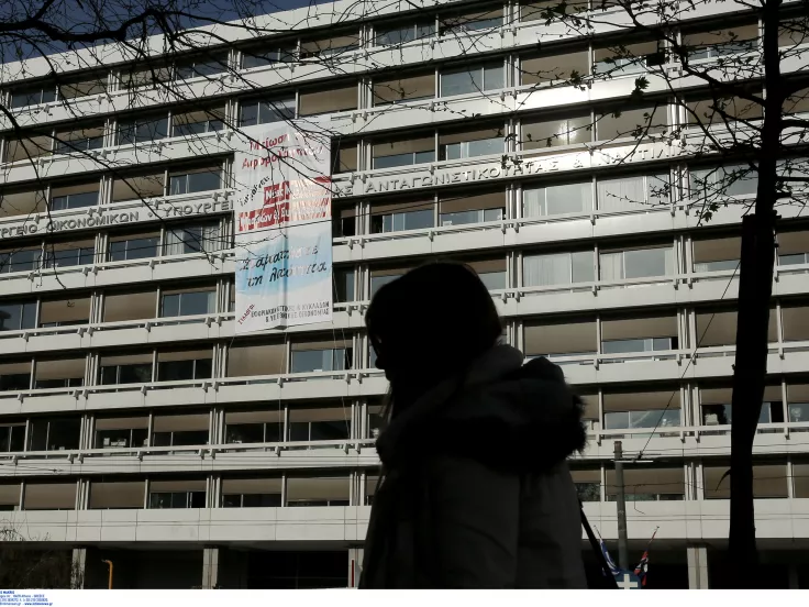 Εφοριακοί: Απεργία-αποχή διαρκείας από τους προληπτικούς ελέγχους