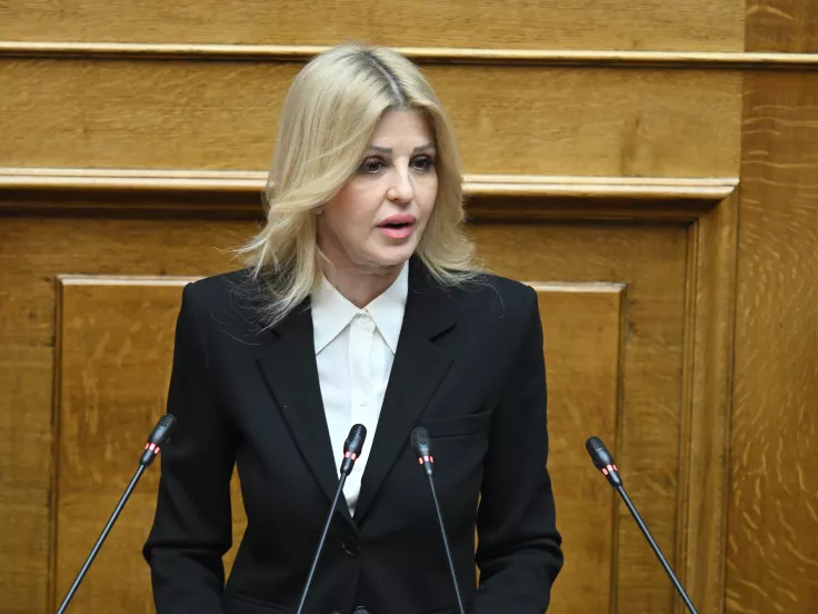 Έλενα Ράπτη: Έως 500 ευρώ στις «Νταντάδες της Γειτονιάς» – Ποιοι είναι οι δικαιούχοι