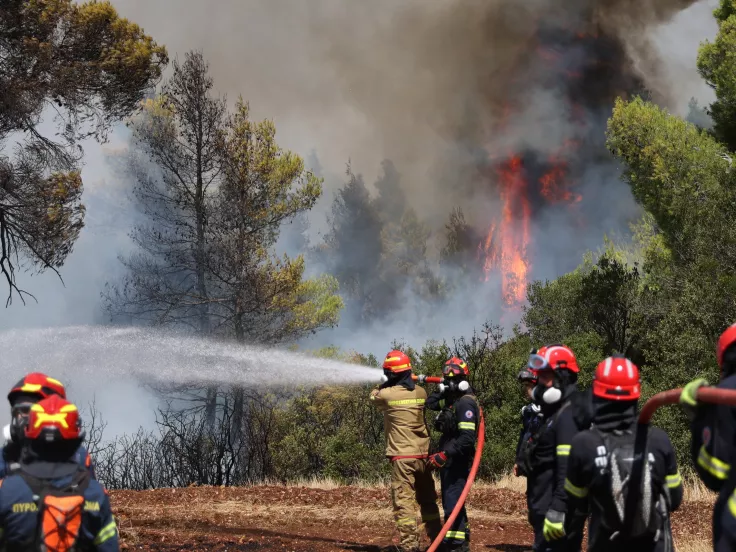 Φωτιά στη Σητεία: Μήνυμα του 112 και μεγάλη κινητοποίηση της Πυροσβεστικής