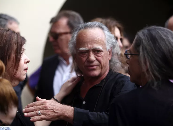 Σήμερα η κηδεία του Νίκου Καλογερόπουλου: Η τελευταία του επιθυμία 
