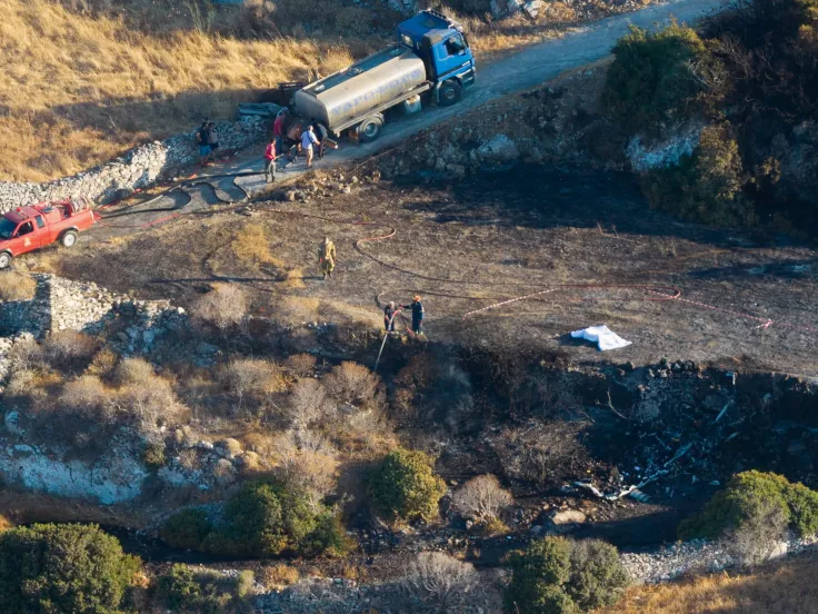 Συντριβή ελικοπτέρου στη Σίφνο: Ένα νιόπαντρο ζευγάρι 30 και 31 ετών και ο 55χρονος πιλότος οι νεκροί