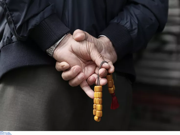 Μόλις 633 ευρώ η μέση σύνταξη χηρείας, σύμφωνα με τον ΕΦΚΑ