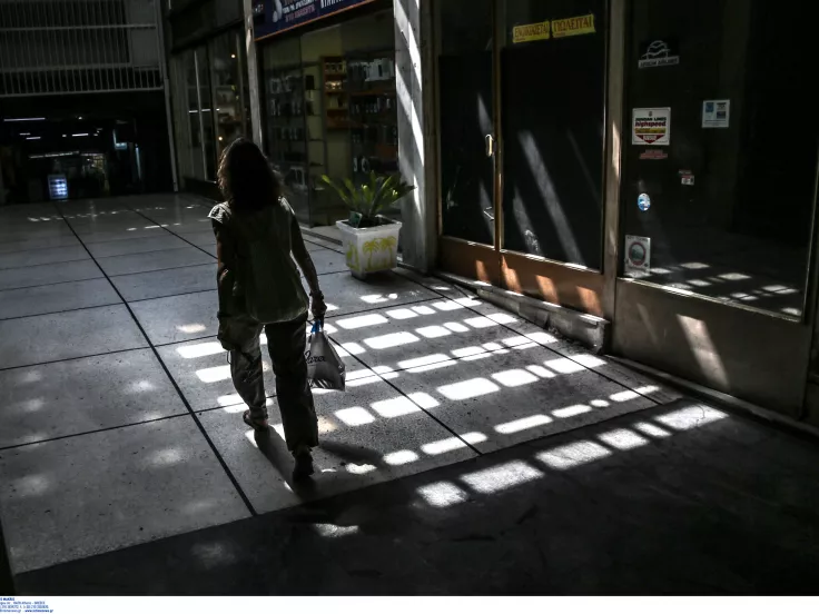 ΕΛΣΤΑΤ: Στο 7,4% η ανεργία τον Αύγουστο – Μειώθηκαν στους 350.800 οι άνεργοι