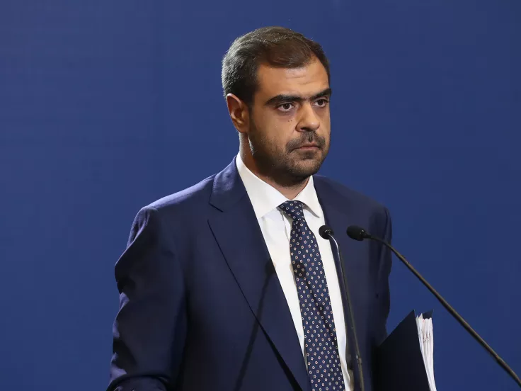 Μαρινάκης: 6.500 νέες προσλήψεις αναπληρωτών, νέες γραμμές ΟΑΣΑ και «πάγωμα» αναγκαστικών εκτελέσεων για τους πυρόπληκτους