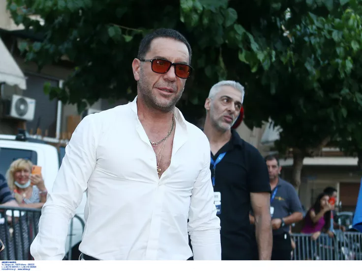 Μαζωνάκης: Τη Δευτέρα στο 3ο Nεκροταφείο Νίκαιας η κηδεία του - Οι γιατροί φέρονται να έψαχναν μέσω ΑΙ πώς θα τον επαναφέρουν