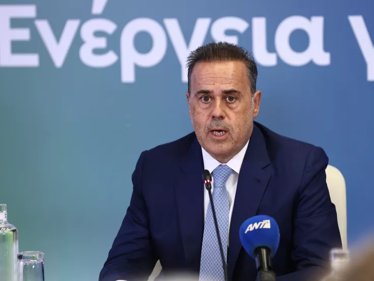 Ρεύμα: Πώς θα μειωθούν οι τιμές κατά 30% έως το 2029 – Οι 6 παρεμβάσεις του ΥΠΕΝ