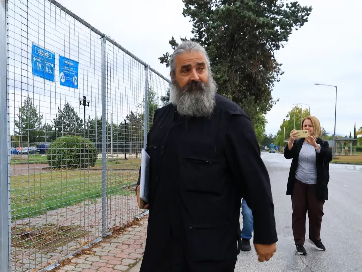 Μου είπε ότι «τελικά αποφάσισα να πάω με τρένο, για να κάνω οικονομία, επειδή παντρεύομαι»
