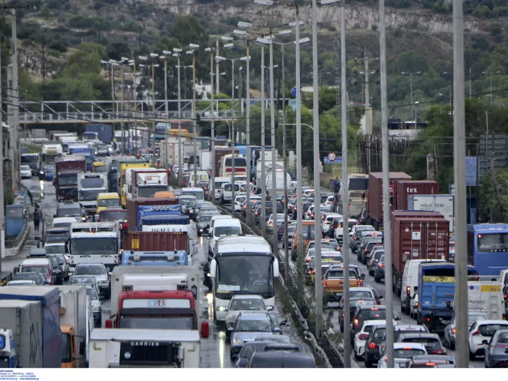 Κίνηση τώρα: «Φράκαρε» ο Κηφισός - Καθυστερήσεις άνω των 45′ στην Αττική Οδό