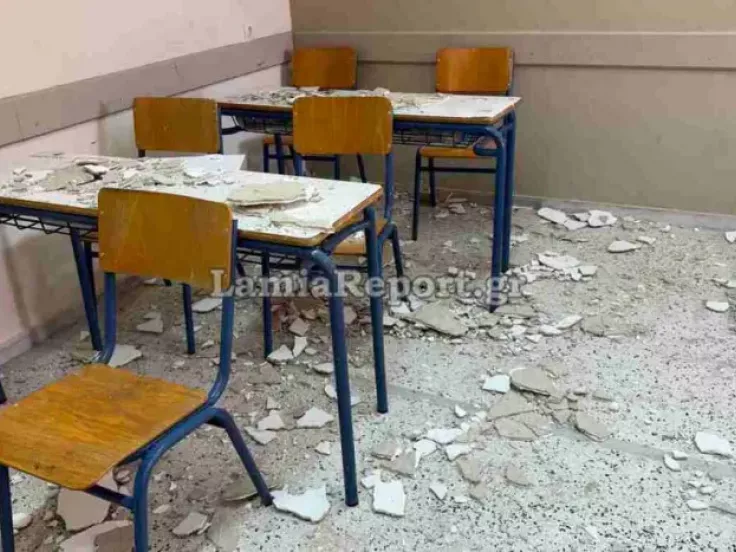 Λαμία: Αποκολλήθηκε ταβάνι τάξης και έπεσε σε κεφάλια μαθητών - Στο νοσοκομείο τέσσερις