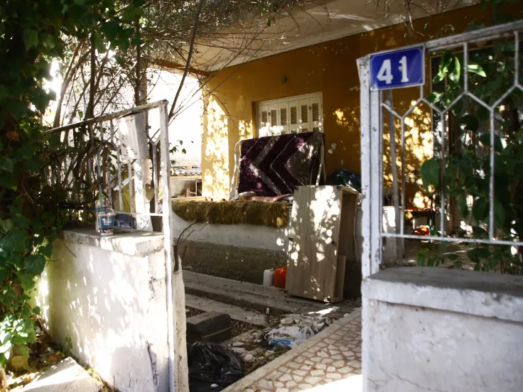 Μενίδι: Χτυπήματα και ασφυκτικός θάνατος τα ευρήματα του ιατροδικαστή για την 89χρονη