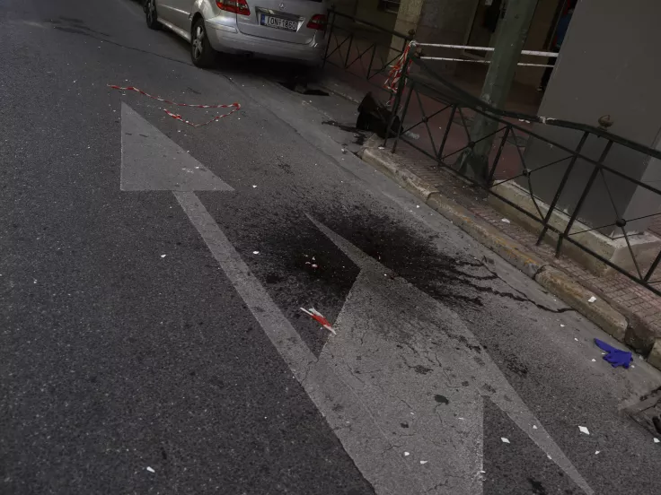 Συναγερμός στην Ομόνοια: Πτώση ατόμου από κτίριο