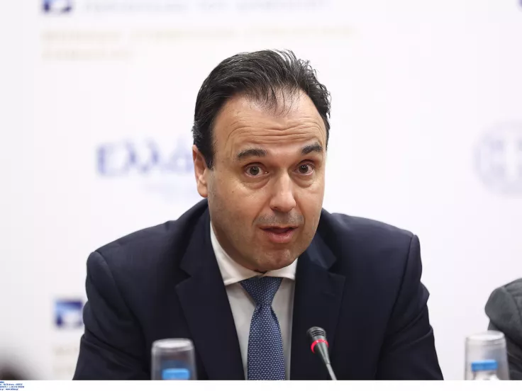 Παπαστεργίου για social media: «Aπό 1η Ιανουαρίου οι πλατφόρμες θα είναι υποχρεωμένες να επιβεβαιώσουν την ηλικία των χρηστών»
