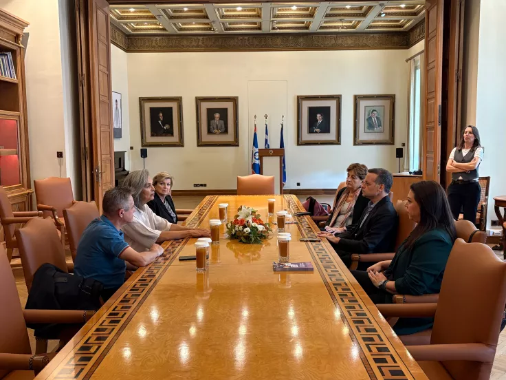 Δήμος Αθηναίων: 10.000 ευρώ από τον ΣΕΓΑΣ στον ξενώνα φιλοξενίας γυναικών θυμάτων βίας και των παιδιών τους
