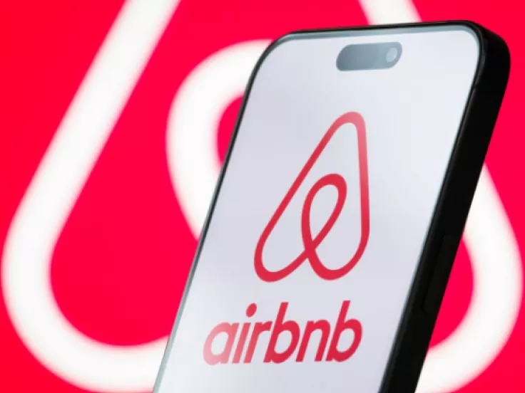 Airbnb: Τέλος στις υπερβολικές απαιτήσεις των ιδιοκτητών – Ποιες αγγαρείες απαγορεύονται 