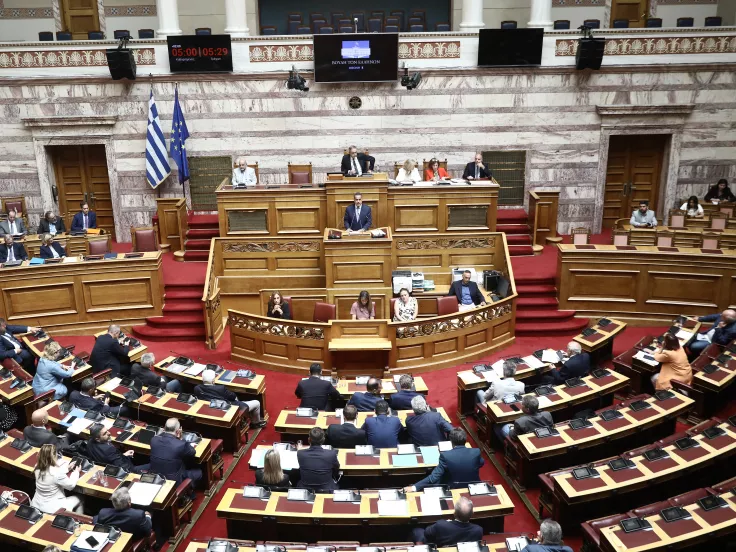 Στη Βουλή το νομοσχέδιο για την απαγόρευση των social media σε ανηλίκους