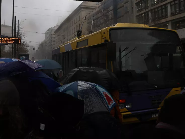 Βροχές και καταιγίδες στην Αττική: Τι ώρα θα υποχωρήσει η κακοκαιρία
