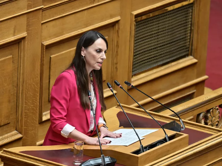 Δημόσιοι υπάλληλοι: Ποιοι δικαιούνται 32ωρο και 5 έξτρα άδειες (ΦΕΚ)