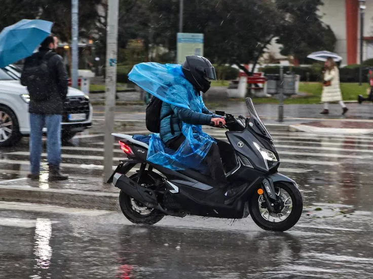 Αλλαγές στον καιρό: Βροχές και καταιγίδες σε όλη τη χώρα