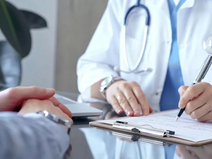 Απεργία γιατροί δημόσιου τομέα: Αιτήματα και συγκέντρωση στο Υπουργείο Υγείας