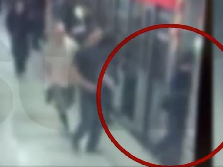 Πέντε νεαροί συνελήφθησαν για επικίνδυνο challenge στο μετρό Αθηνών