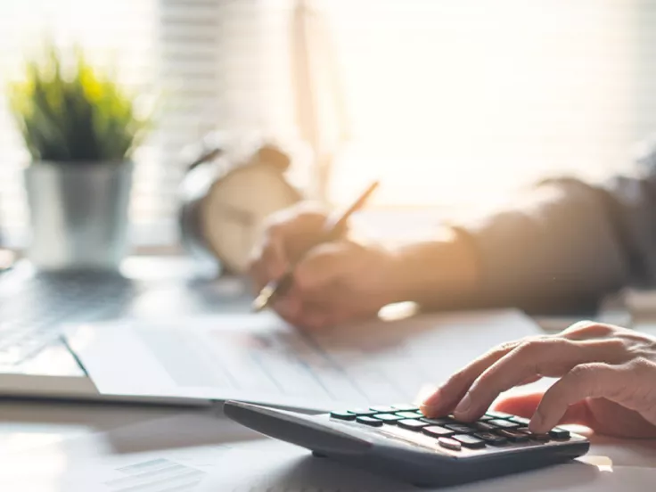 Νωρίτερα οι διορθώσεις φορολογικών δηλώσεων Ε1 για μισθωτούς και συνταξιούχους