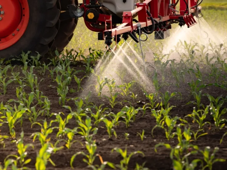 Επικίνδυνα Υπολείμματα: Το 70% των Ευρωπαϊκών Εδαφών Μολύνεται από Φυτοφάρμακα