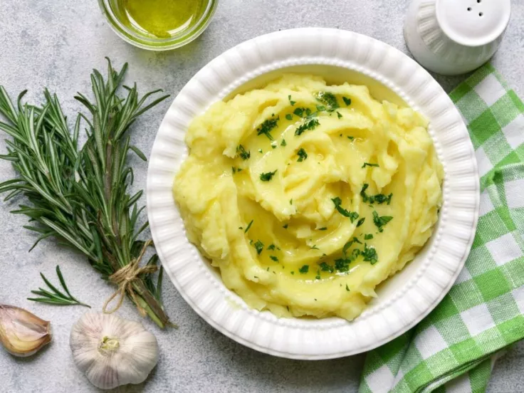 Η Σκορδαλιά και ο Μπακαλιάρος: Ένα Γαστρονομικό Έθιμο της 25ης Μαρτίου