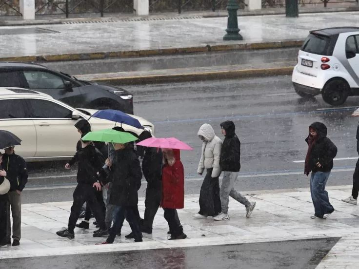 Μεταβολές στον καιρό: Τοπικές βροχές και χιονοπτώσεις σε πολλές περιοχές της Ελλάδας