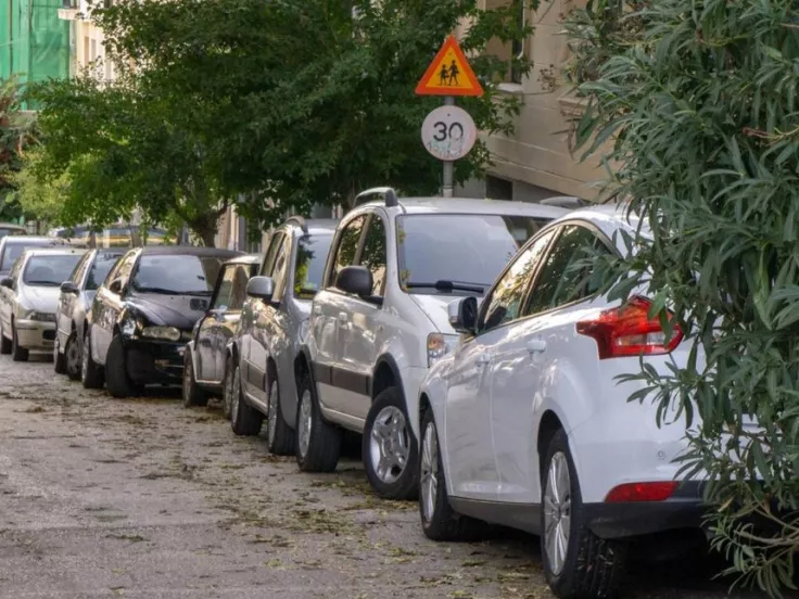 Δωρεάν Στάθμευση για Οχήματα: Νέες Ρυθμίσεις από το Υπουργείο Υποδομών