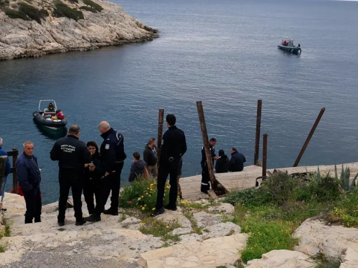 Επιχείρηση διάσωσης για 34χρονο δύτη στα Λιμανάκια Βουλιαγμένης: Το επικίνδυνο «Πηγάδι του Διαβόλου»