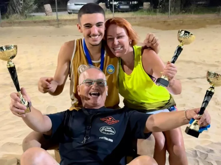 Σπαρακτικός αποχαιρετισμός του πατέρα του 18χρονου Μάκη που έφυγε από τη ζωή στον Πύργο