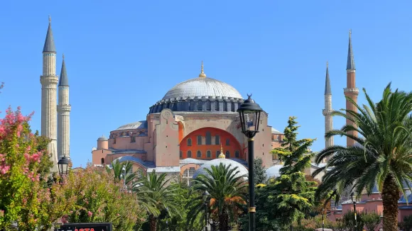 Συναγερμός για την Αγιά Σοφιά: «Κινδυνεύει να καταρρεύσει, πρέπει να κλείσει» - Τι λέει τούρκος ιστορικός