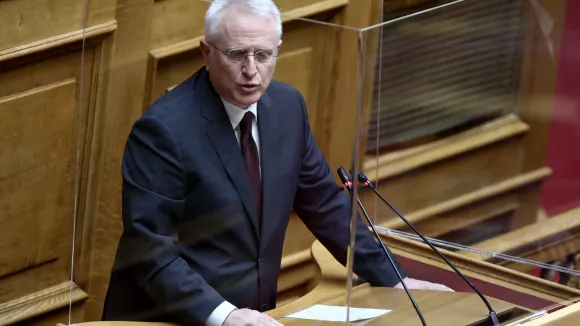 ΣΥΡΙΖΑ: «Καμπανάκια» Ραγκούση - Κίνδυνος να χαθεί η ιδιότητα της αξιωματικής αντιπολίτευσης