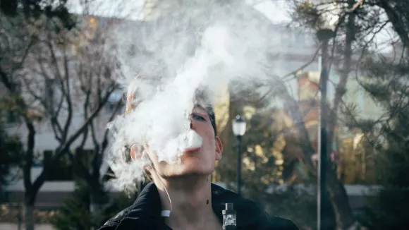 vaping.jpg