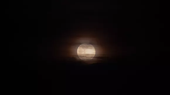 «Ροζ πανσέληνος»: Απόψε το πρώτο φεγγάρι του Απριλίου