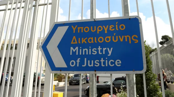 Κληρονομιές: Τέλος στις ιδιόχειρες διαθήκες - Οι 6 αλλαγές που έρχονται