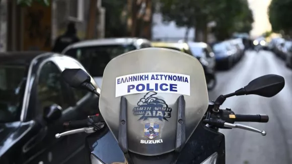 Αστυνομικός της Βουλής: Νέα έφοδος στο σπίτι για υπολογιστές και τάμπλετ