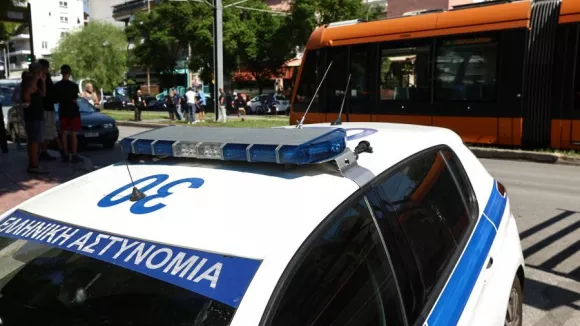 Προφυλακίστηκε ο αστυνομικός της Βουλής που κατηγορείται για βιασμό των παιδιών του