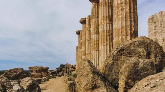 Νέες θέσεις σε ΕΦΑ