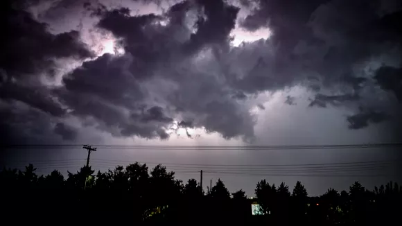 Κακοκαιρία Bora: Νέο έκτακτο δελτίο ΕΜΥ - Καταιγίδες και χιόνια μέχρι τη Δευτέρα