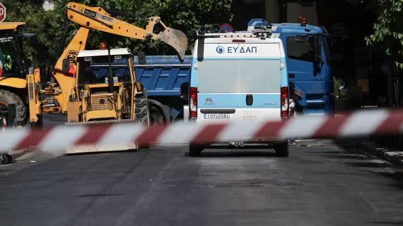 Διακοπή κυκλοφορίας στο Παλαιό Φάληρο – Έσπασε αγωγός της ΕΥΔΑΠ