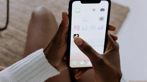 TikTok και smartphone