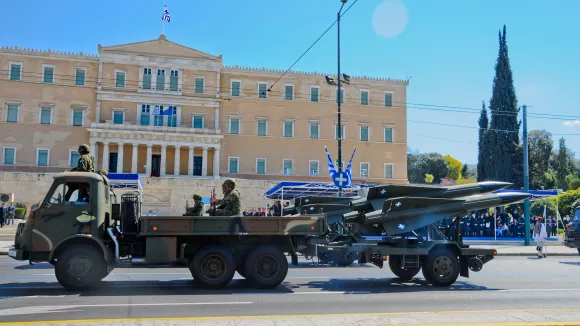 25η Μαρτίου: Σήμερα η στρατιωτική παρέλαση στην Αθήνα - Κλειστό το Μετρό στο Σύνταγμα